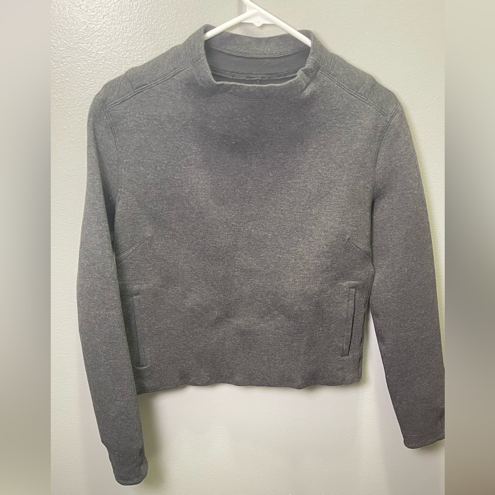 Lululemon Women's Charcoal Gray City Bound Turtleneck Pockets‎ Mock Neck Size 4
